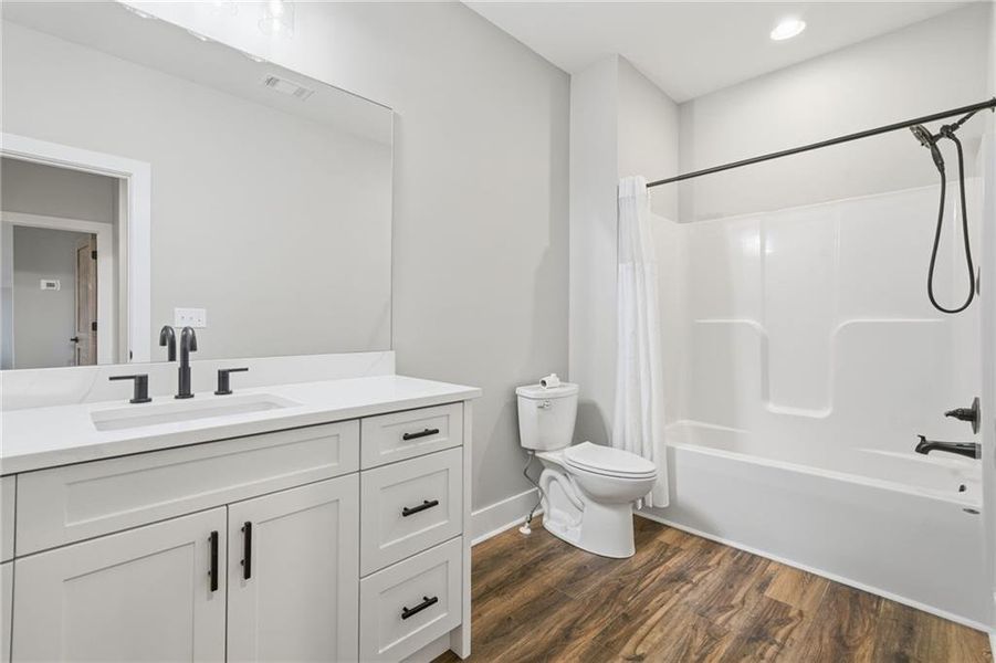 Furnished interior view inside a new home in , Jasper (Image 36).