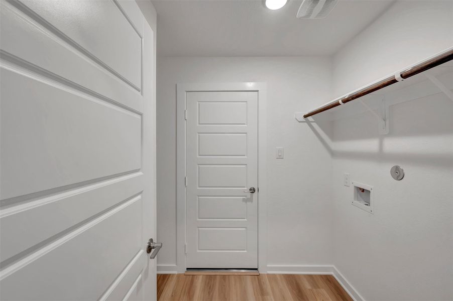 Spacious, unfurnished interior of a new home in Summerview, Fulshear (Image 30). Spacious, unfurnished interior of a new home in Summerview, Fulshear (Image 30).