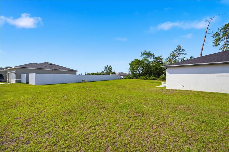 Exterior details and patio area of a home in , Ocala (Image 27).