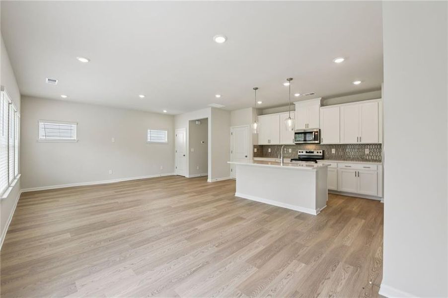 Spacious, unfurnished interior of a new home in Hawthorne Station, College Park (Image 25). Spacious, unfurnished interior of a new home in Hawthorne Station, College Park (Image 25).