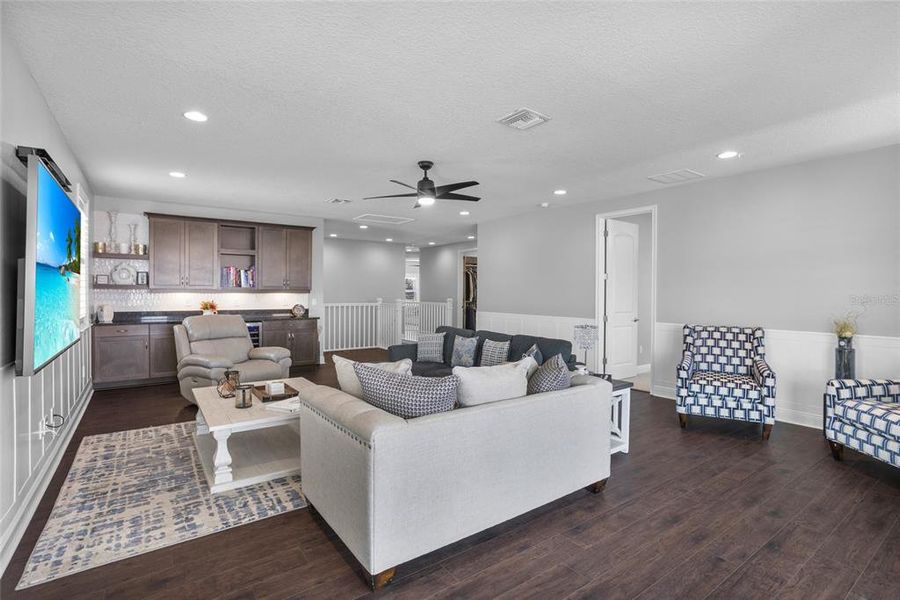 Furnished interior view inside a new home in , Orlando (Image 18).