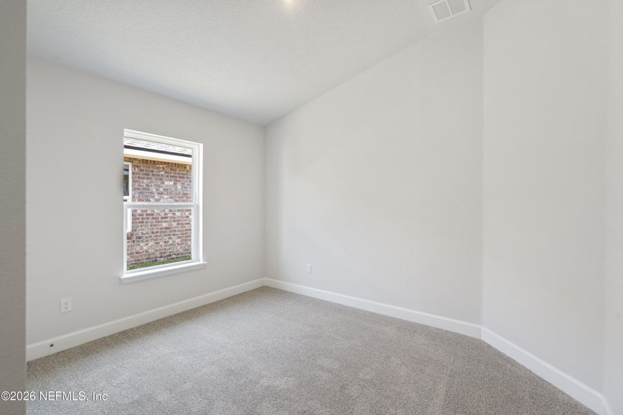 Spacious, unfurnished interior of a new home in , Green Cove Springs (Image 20).