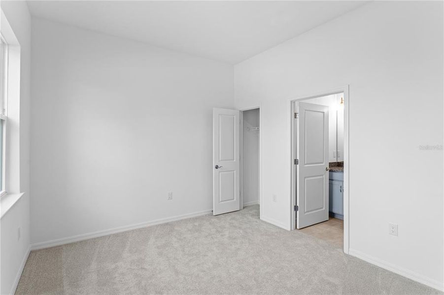 Spacious, unfurnished interior of a new home in Westchase Station, Tampa (Image 43).