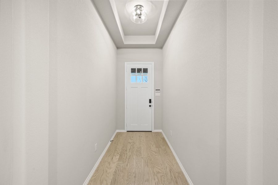 Spacious, unfurnished interior of a new home in Waterford Park, Weatherford (Image 29).