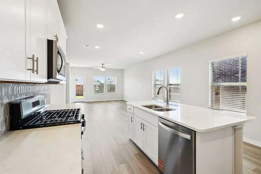 Photo is not of the actual home, but is an inspirational photo of builder’s model home and may depict options, furnishings, and/or decorator features that are not included. Photo is not of the actual home, but is an inspirational photo of builder’s model home and may depict options, furnishings, and/or decorator features that are not included.