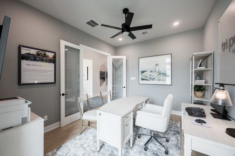 Representative furnished interior of a home built from the Meritage by Tri Pointe Homes in Legacy Grove, Montgomery (Image 54).