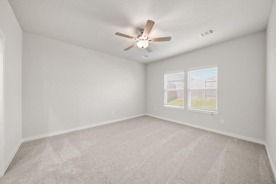Spacious, unfurnished interior of a new home in Lexington Heights, Willis (Image 11).