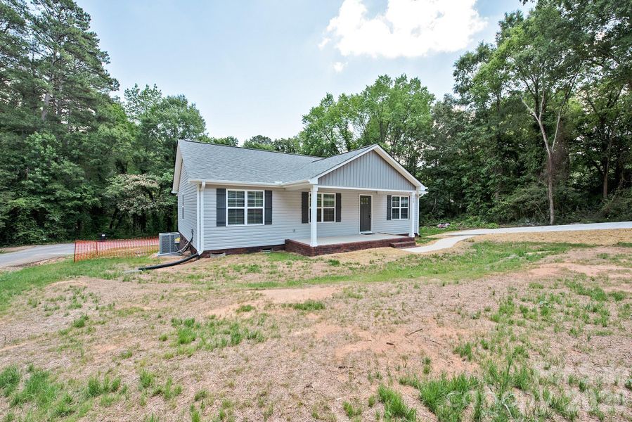 Exterior details and patio area of a home in , Kannapolis (Image 21).