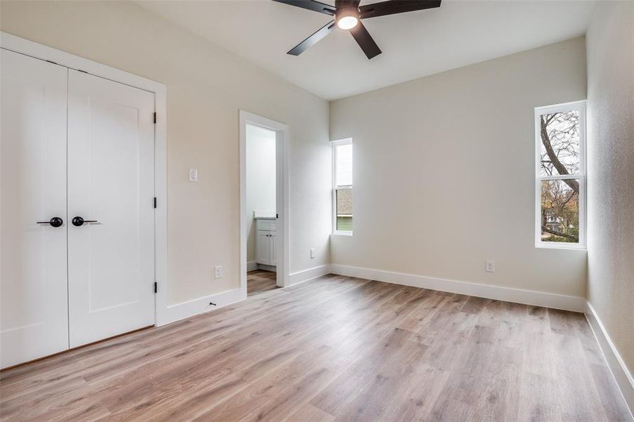 Spacious, unfurnished interior of a new home in , Dallas (Image 11).