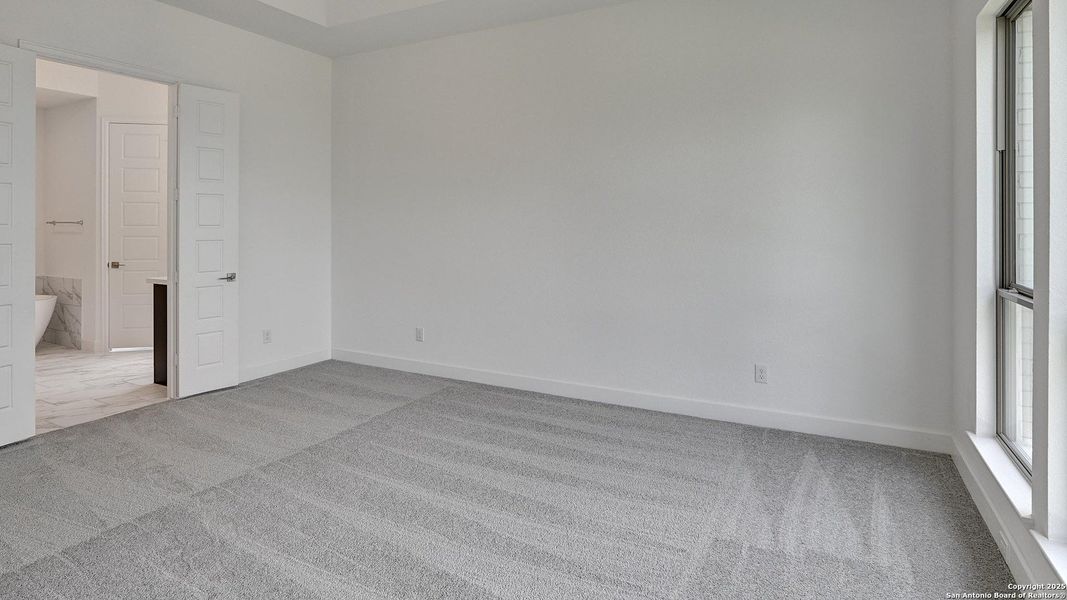 Spacious, unfurnished interior of a new home in Esperanza 60', Boerne (Image 22).