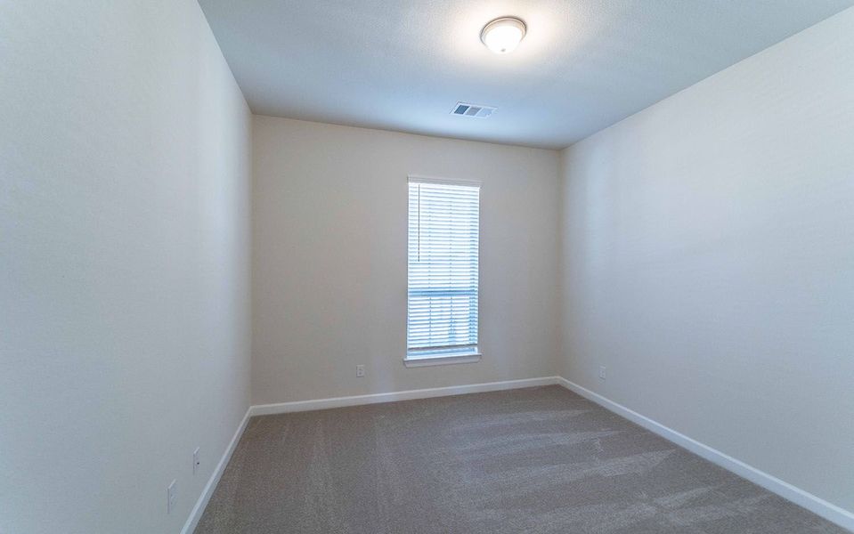 Spacious, unfurnished interior of a new home in Sonoma Verde, Rockwall (Image 21).