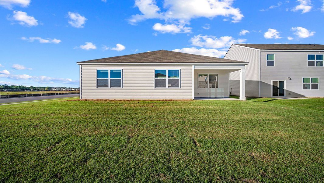Exterior details and patio area of a home in Rice Hope, Port Wentworth (Image 3).