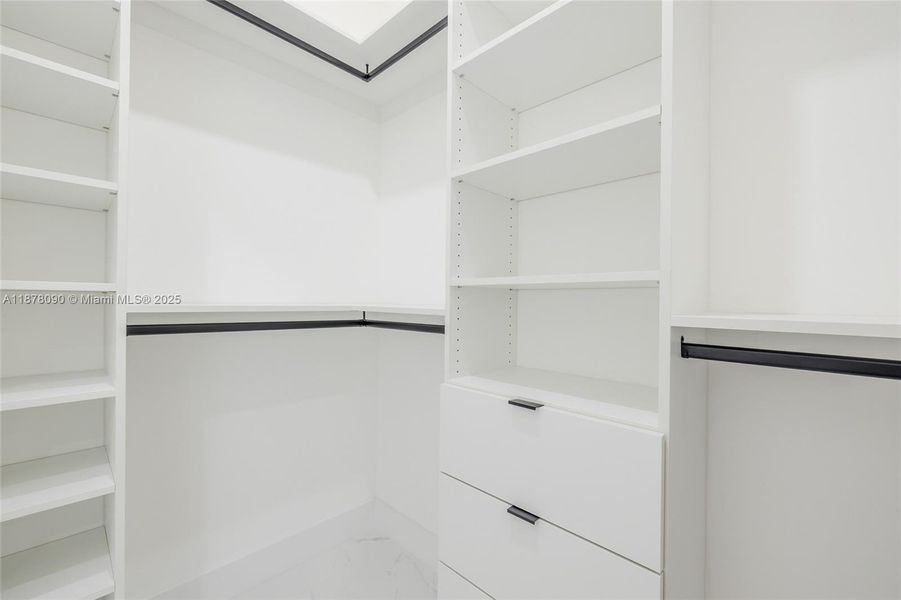 Image 30 of a home in .