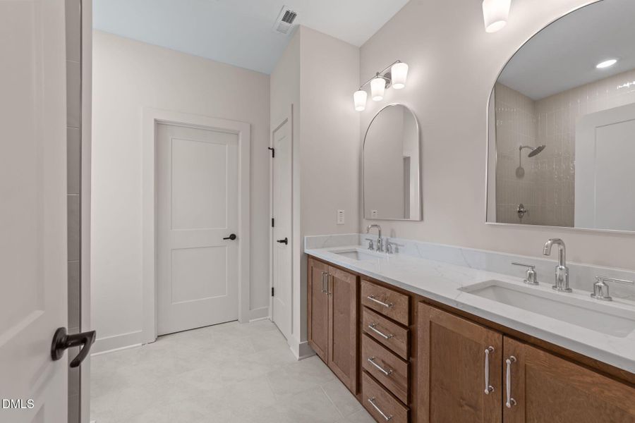 30-web-or-mls-VB4A2056