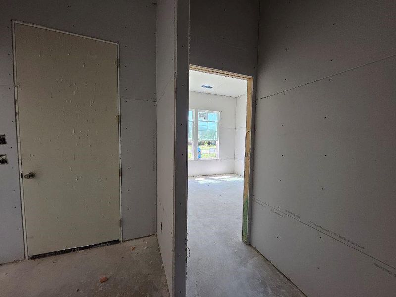 Spacious, unfurnished interior of a new home in Aero Vista, Caddo Mills (Image 8).