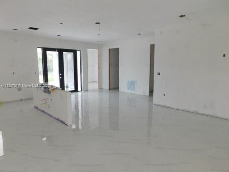 Spacious, unfurnished interior of a new home in , Clewiston (Image 18).