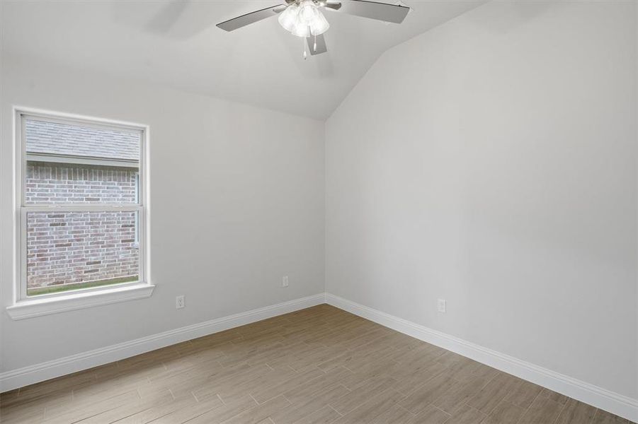 Spacious, unfurnished interior of a new home in , Tolar (Image 34).