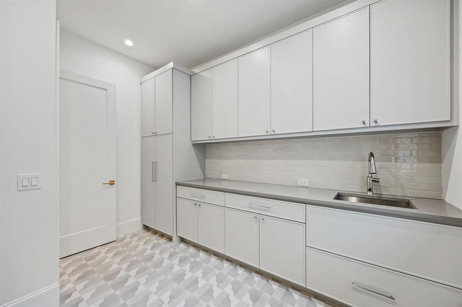 Furnished interior view inside a new home in , Dallas (Image 19). Furnished interior view inside a new home in , Dallas (Image 19).