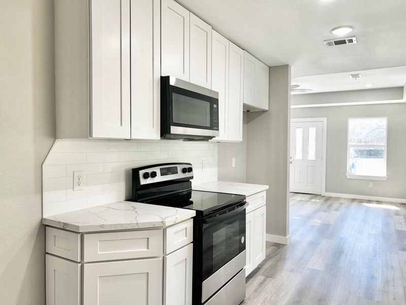 Furnished interior view inside a new home in , Bacliff (Image 3).