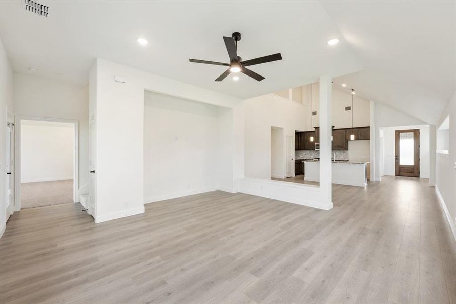 Spacious, unfurnished interior of a new home in Union Park Classic 60, Little Elm (Image 21). Spacious, unfurnished interior of a new home in Union Park Classic 60, Little Elm (Image 21).