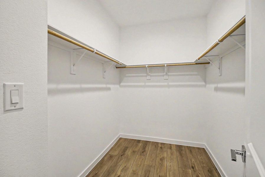Spacious, unfurnished interior of a new home in , Houston (Image 10).