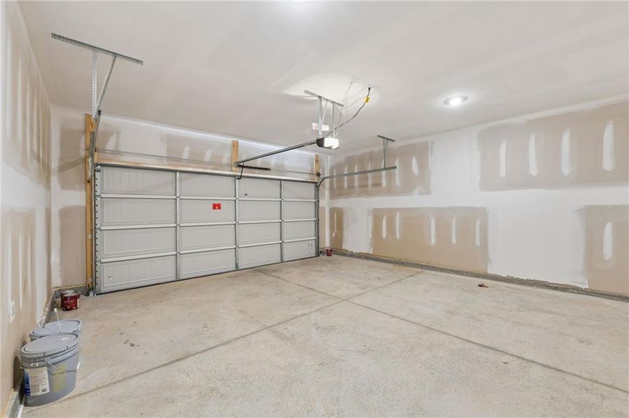 Spacious, unfurnished interior of a new home in Preserve at Mountain Creek, Pendergrass (Image 42). Spacious, unfurnished interior of a new home in Preserve at Mountain Creek, Pendergrass (Image 42).