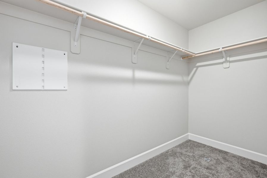 Spacious, unfurnished interior of a new home in Feather Ridge, Redmond (Image 24).