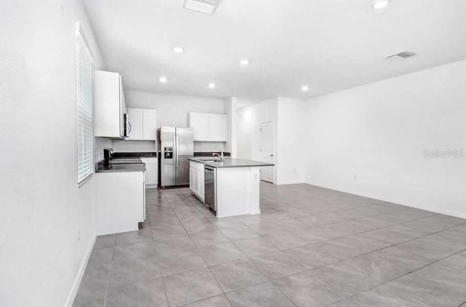 Furnished interior view inside a new home in , Apollo Beach (Image 5).