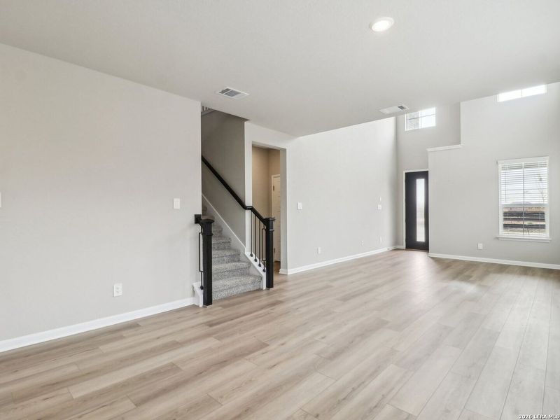 Spacious, unfurnished interior of a new home in Royal Crest, San Antonio (Image 38).