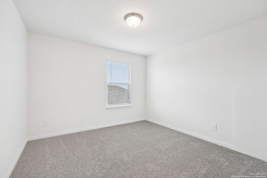 Spacious, unfurnished interior of a new home in Carmel Ranch, Schertz (Image 48).
