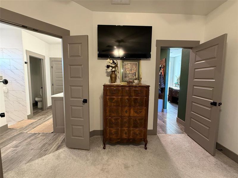 Furnished interior view inside a new home in , Tolar (Image 13).