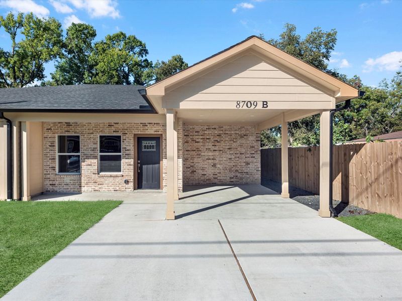 Exterior details and patio area of a home in , Houston (Image 22).