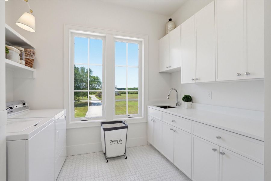 Furnished interior view inside a new home in , Wadmalaw Island (Image 49).