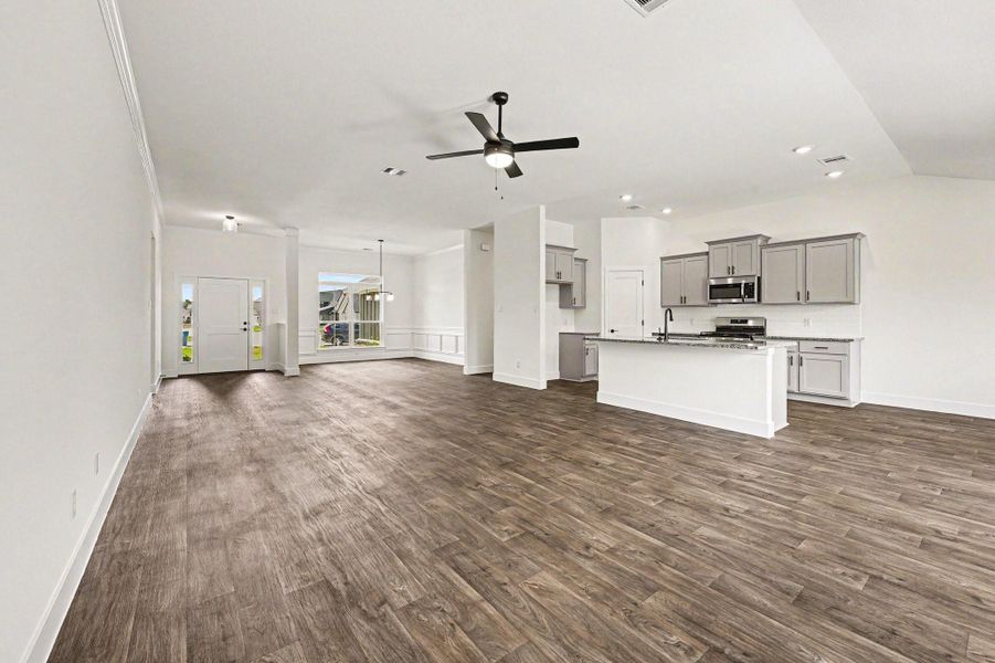 Spacious, unfurnished interior of a new home in Greystone, Angleton (Image 19). Spacious, unfurnished interior of a new home in Greystone, Angleton (Image 19).