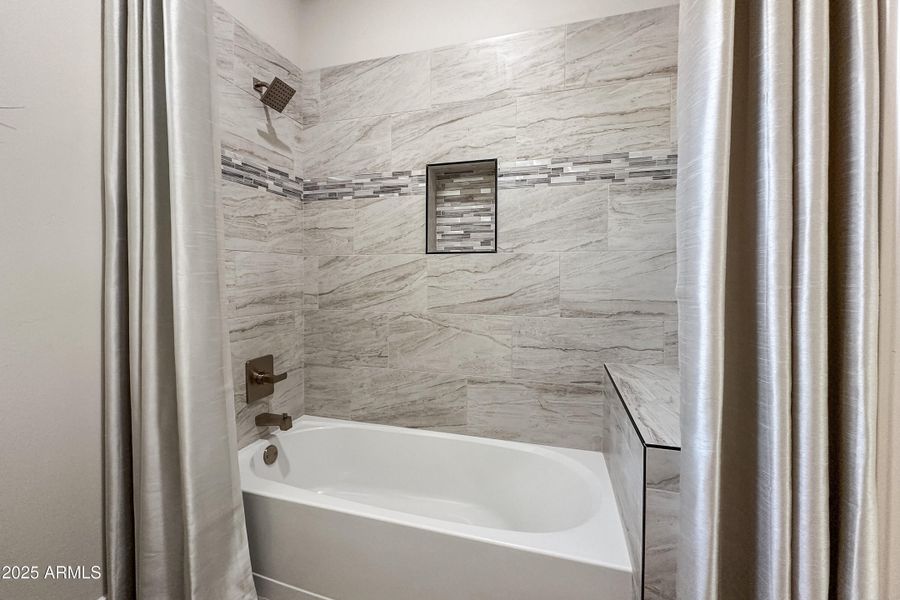 Interior 1580 Southview-20