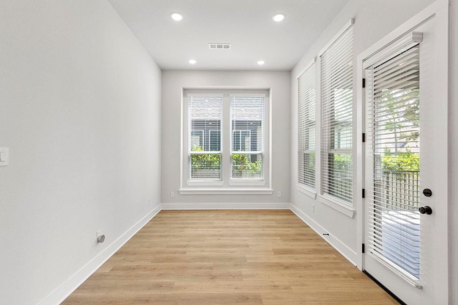 Spacious, unfurnished interior of a new home in Woodforest, Montgomery (Image 22).