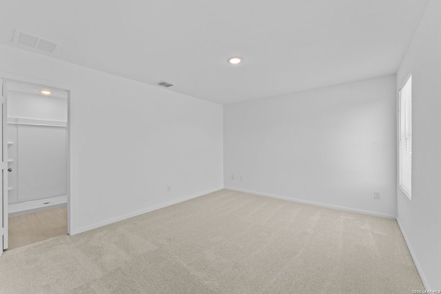 Spacious, unfurnished interior of a new home in Higdon Crossing, San Antonio (Image 23). Spacious, unfurnished interior of a new home in Higdon Crossing, San Antonio (Image 23).