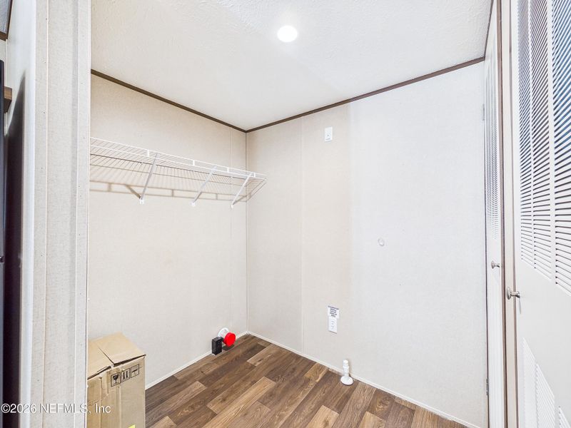 Spacious, unfurnished interior of a new home in , Hawthorne (Image 11).