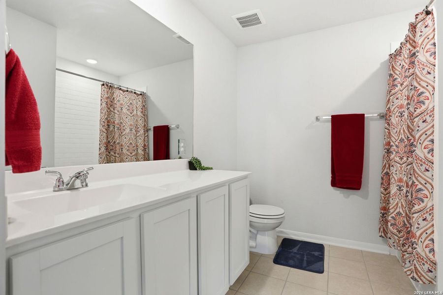 Furnished interior view inside a new home in Hunter's Ranch, San Antonio (Image 19).