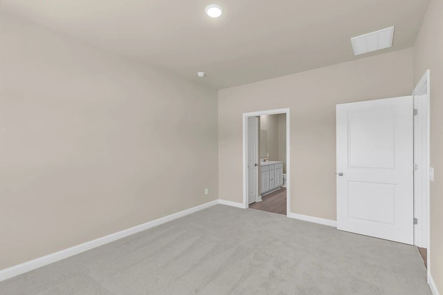 Spacious, unfurnished interior of a new home in Tea Farm, Ravenel (Image 18). Spacious, unfurnished interior of a new home in Tea Farm, Ravenel (Image 18).