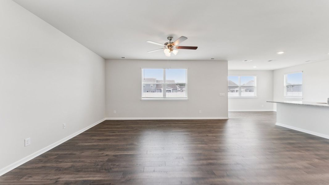 Spacious, unfurnished interior of a new home in Tooley Harbor, Elizabeth City (Image 14).