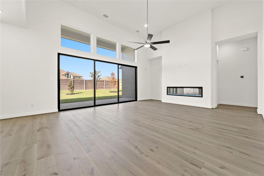 Representative image. Features, specifications, selections and colors may vary. Representative image. Features, specifications, selections and colors may vary.