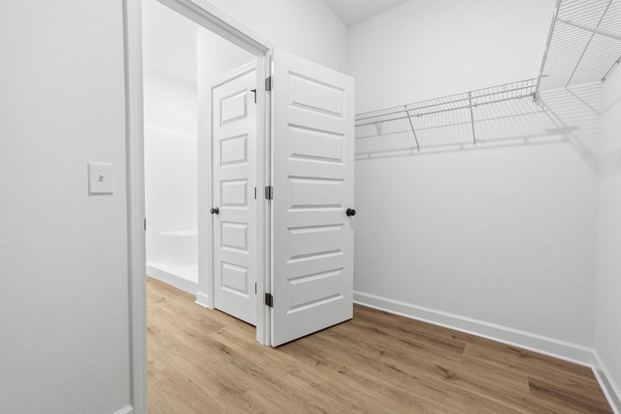 Spacious, unfurnished interior of a new home in Southern Day Chateau, Baker (Image 34).