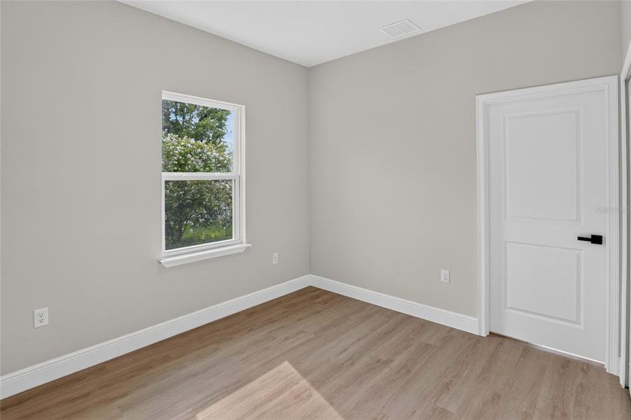 Spacious, unfurnished interior of a new home in , Ocala (Image 15).