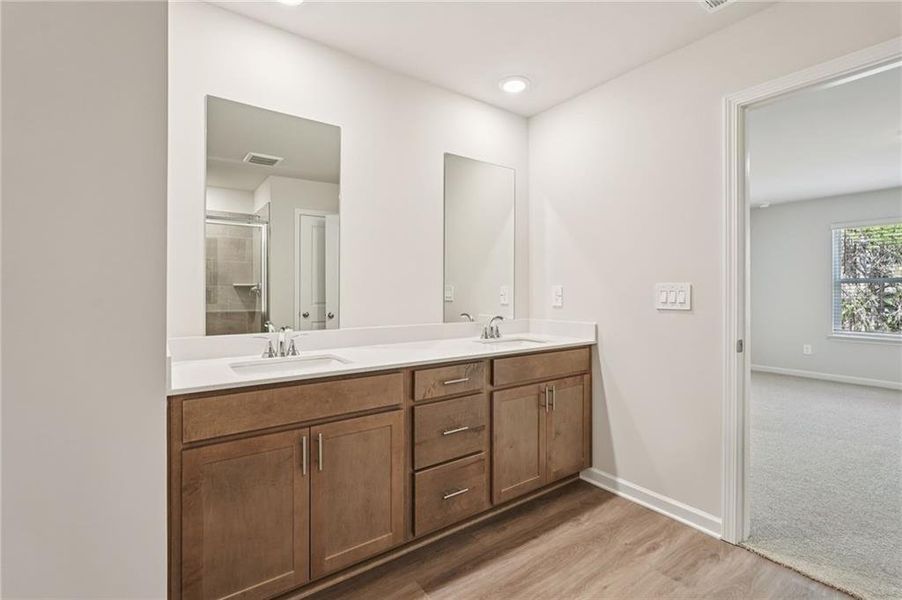 Furnished interior view inside a new home in Ivey Township, Dallas (Image 18).