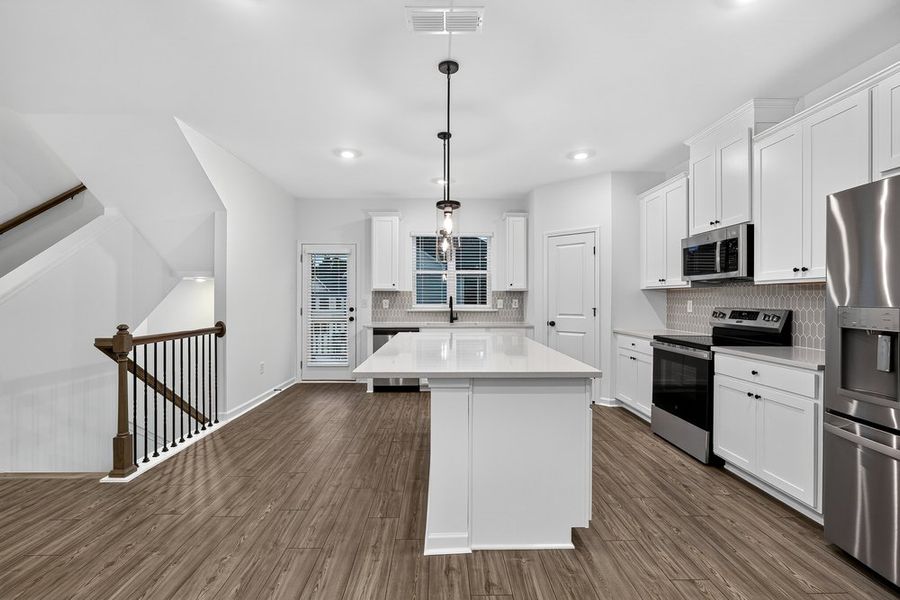 Furnished interior view inside a new home in Rosewood Farm, Lawrenceville (Image 7).