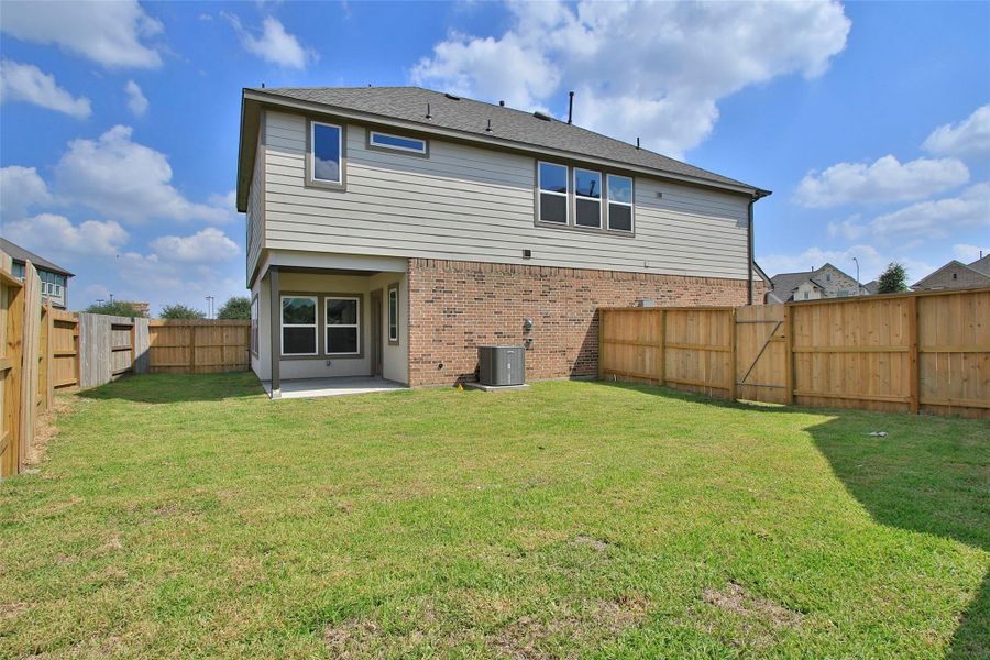 Exterior details and patio area of a home in Park at Eldridge, Sugar Land (Image 23). Exterior details and patio area of a home in Park at Eldridge, Sugar Land (Image 23).
