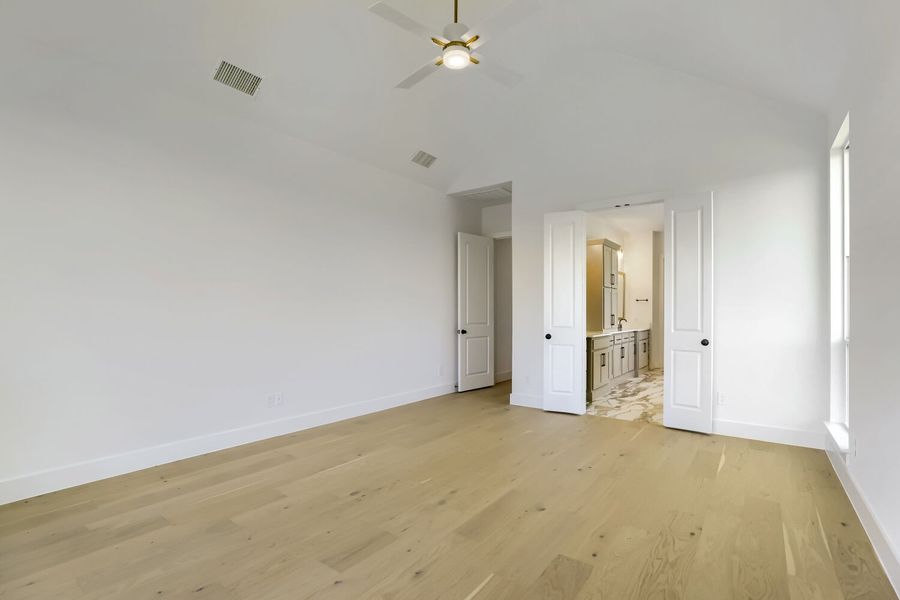 791 Falls - Primary Bedroom