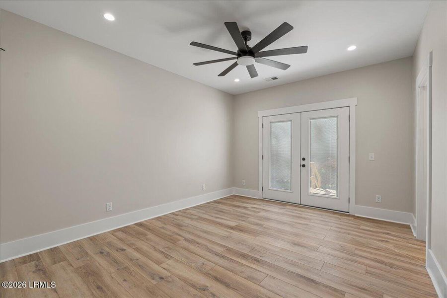 Spacious, unfurnished interior of a new home in , Beaufort (Image 72).