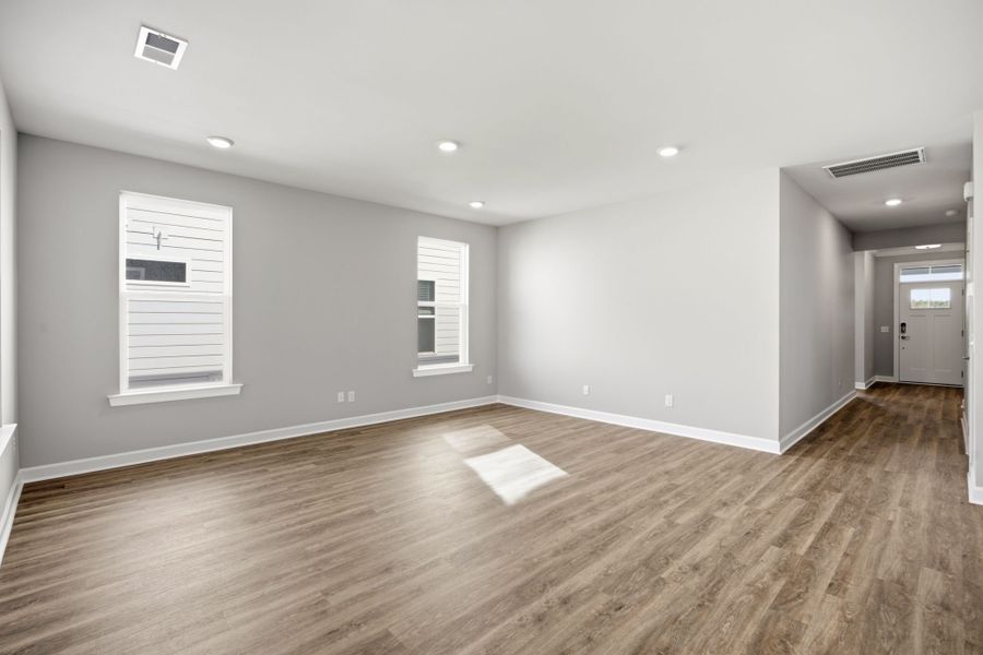 Spacious, unfurnished interior of a new home in Terrapin, Leland (Image 10).